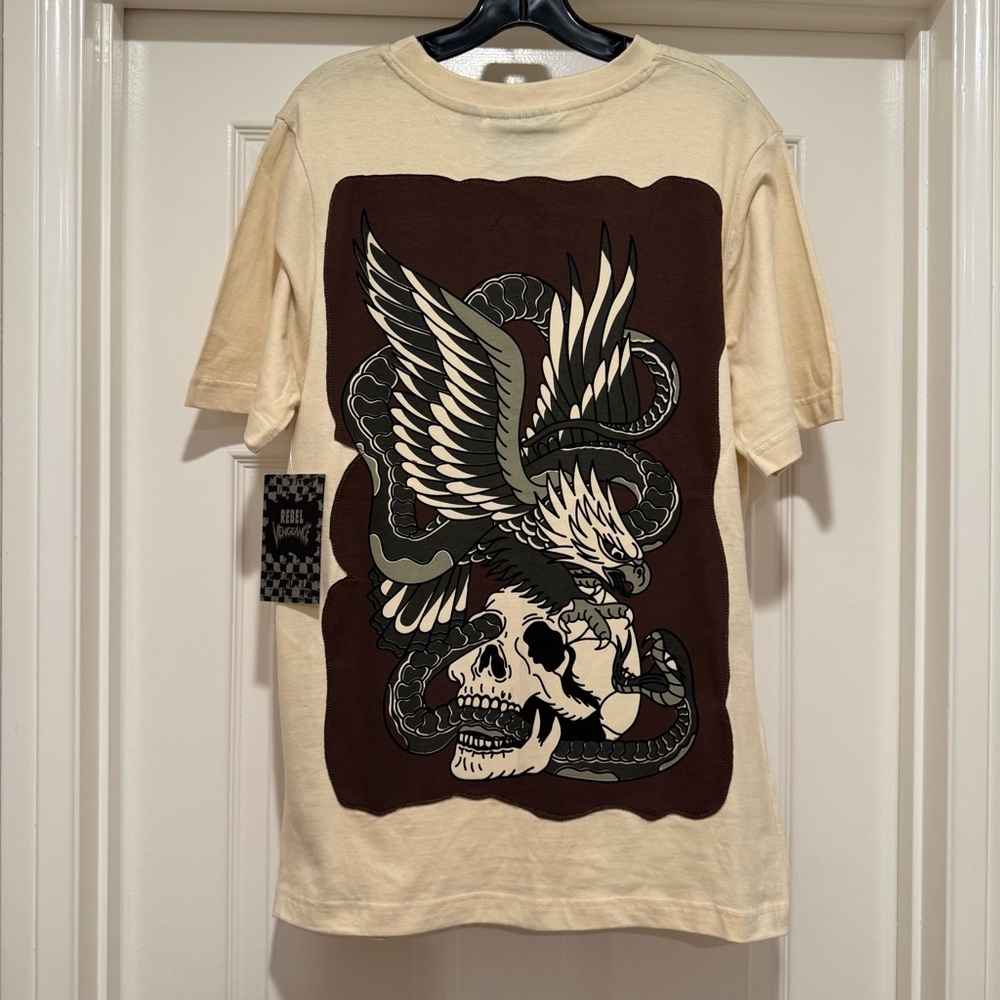 NWT Rebel Vengeance Men's Size XL Graphic T-Shirt Cool Design on Back